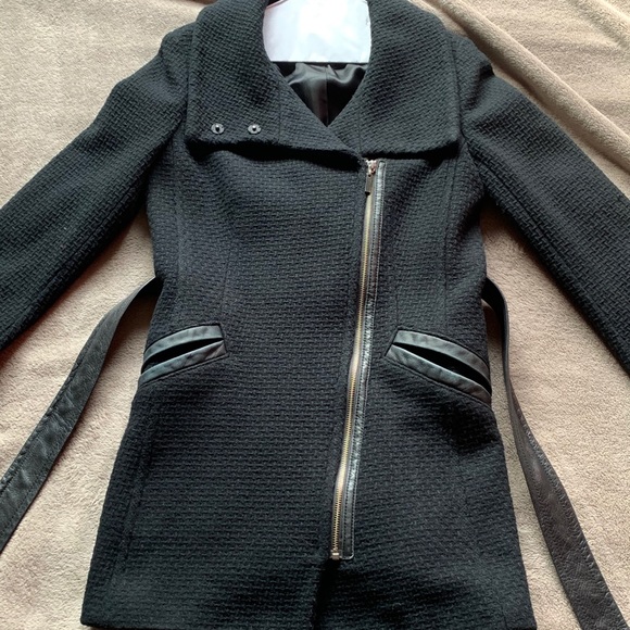 Cole Haan Wool jacket with Leather belt. - Picture 1 of 3